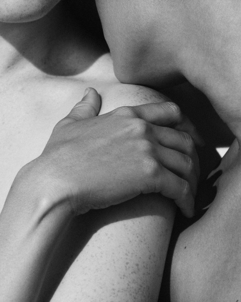 SHE IS WARM – Iringó Demeter