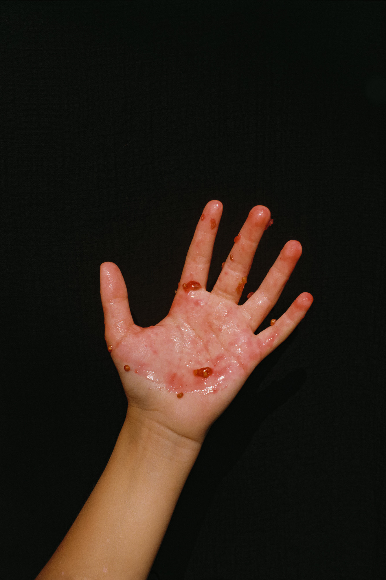 Slipping Through My Fingers – Agathe Berjaut